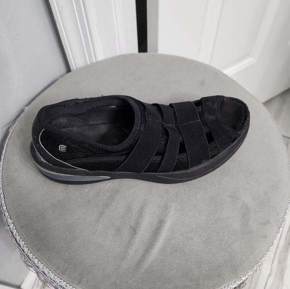 Stretchy Comfortable Shoes - Picture 1 of 7